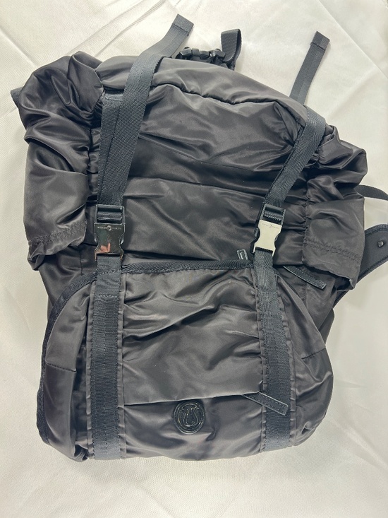 Lululemon Wanderlust Rucksack Black VERY RARE main image 8